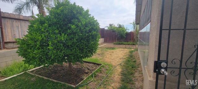 13208 Cheyenne Mountain Drive, Bakersfield, CA 93314