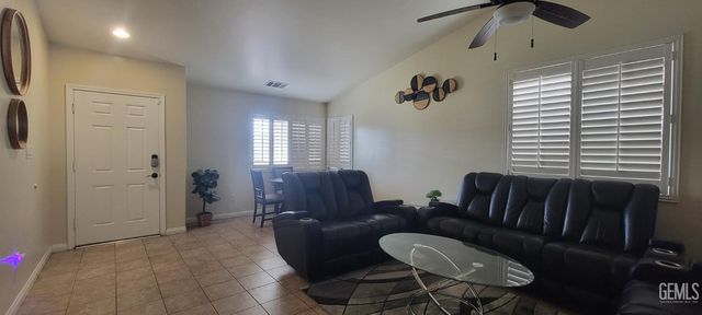 13208 Cheyenne Mountain Drive, Bakersfield, CA 93314