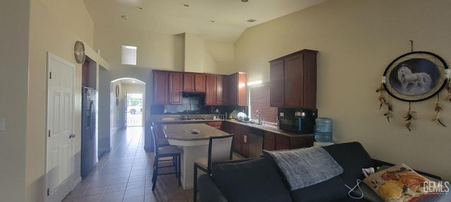 13208 Cheyenne Mountain Drive, Bakersfield, CA 93314