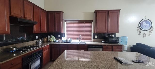 13208 Cheyenne Mountain Drive, Bakersfield, CA 93314