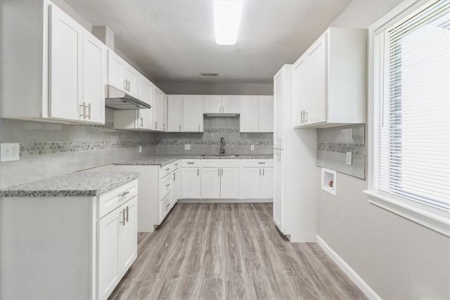 1337 Daytona Dr, Corpus Christi, TX 78415
