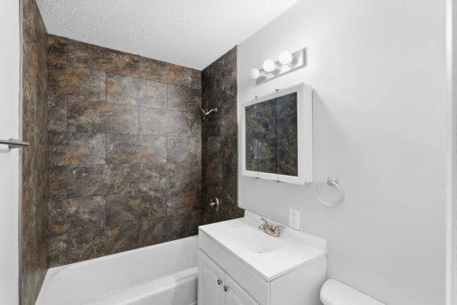 1701 S Roanoke Dr, Wichita, KS 67218