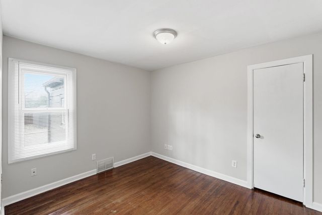 1701 S Roanoke Dr, Wichita, KS 67218