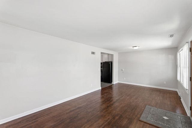 1701 S Roanoke Dr, Wichita, KS 67218