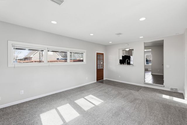 1701 S Roanoke Dr, Wichita, KS 67218