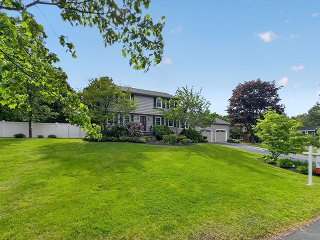 19 Tilton Ln, Andover, MA 01810