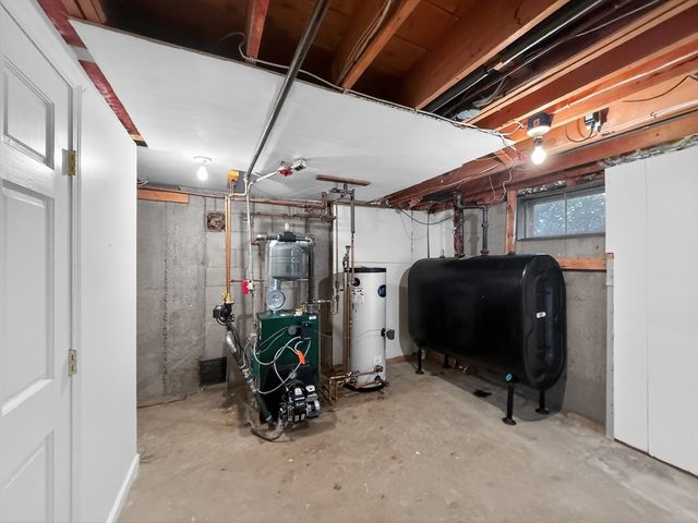 19 Tilton Ln, Andover, MA 01810