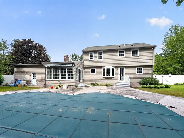 19 Tilton Ln, Andover, MA 01810