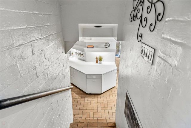 1018 W Morris Ave, Modesto, CA 95350