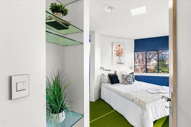 1018 W Morris Ave, Modesto, CA 95350