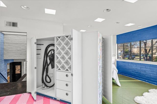 1018 W Morris Ave, Modesto, CA 95350