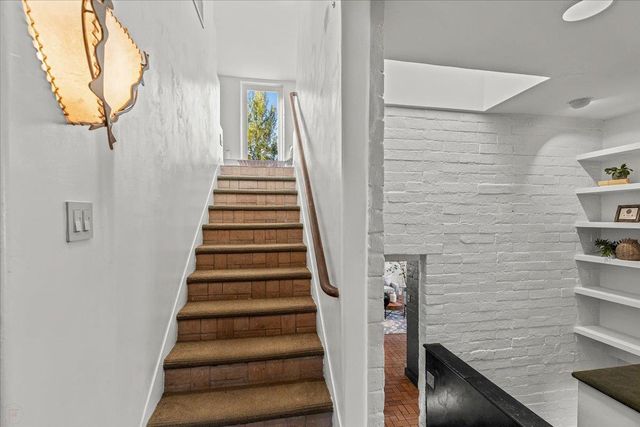 1018 W Morris Ave, Modesto, CA 95350