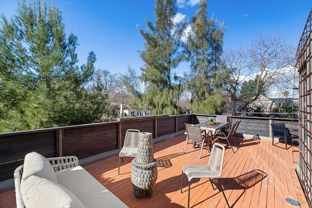 1018 W Morris Ave, Modesto, CA 95350