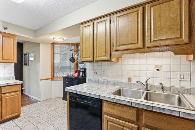 198 6th Street E 501, Saint Paul, MN 55101