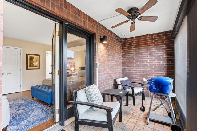 198 6th Street E 501, Saint Paul, MN 55101