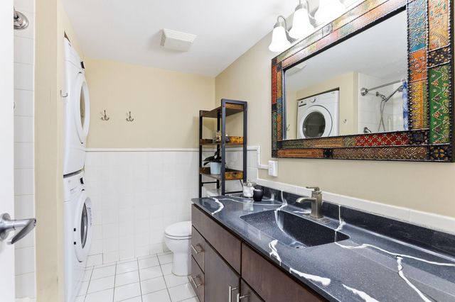 198 6th Street E 501, Saint Paul, MN 55101