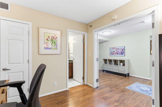 198 6th Street E 501, Saint Paul, MN 55101