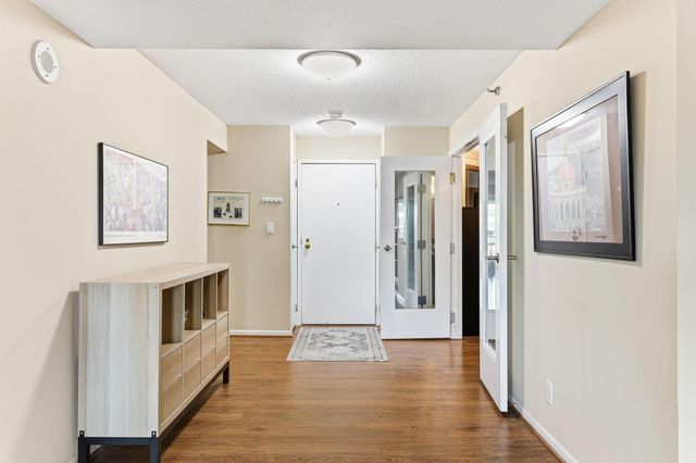 198 6th Street E 501, Saint Paul, MN 55101