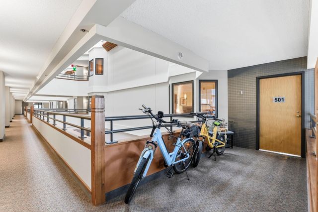 198 6th Street E 501, Saint Paul, MN 55101