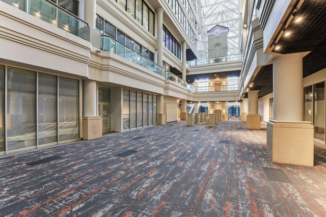 198 6th Street E 501, Saint Paul, MN 55101