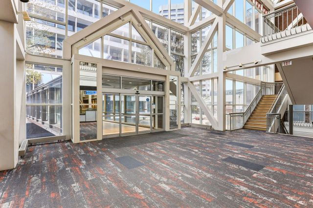 198 6th Street E 501, Saint Paul, MN 55101