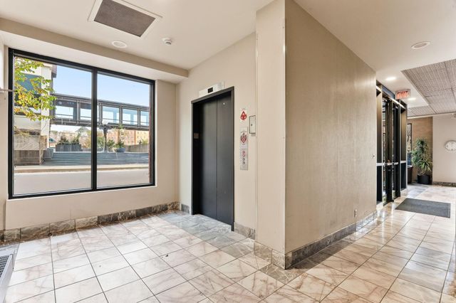 198 6th Street E 501, Saint Paul, MN 55101