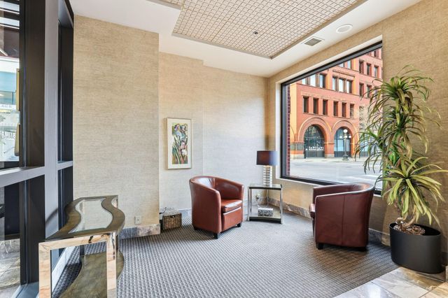 198 6th Street E 501, Saint Paul, MN 55101