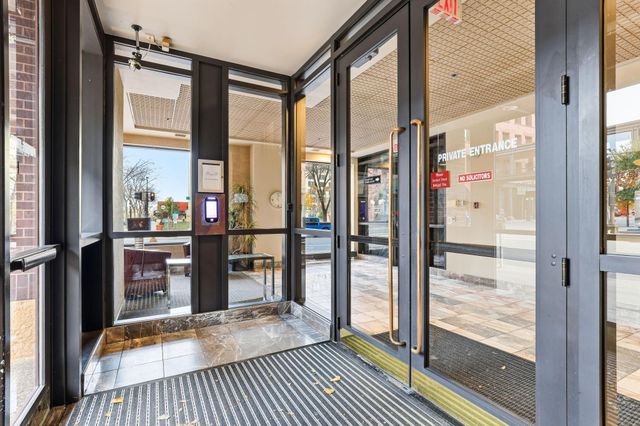 198 6th Street E 501, Saint Paul, MN 55101