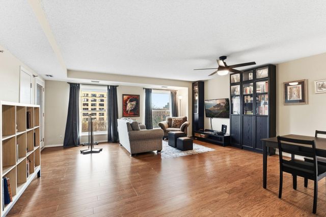 198 6th Street E 501, Saint Paul, MN 55101