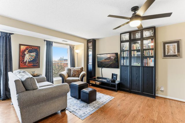 198 6th Street E 501, Saint Paul, MN 55101