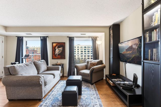 198 6th Street E 501, Saint Paul, MN 55101