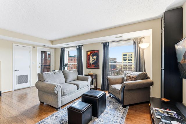 198 6th Street E 501, Saint Paul, MN 55101