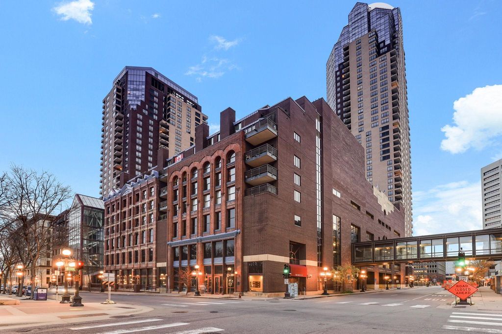 198 6th Street E 501, Saint Paul, MN 55101