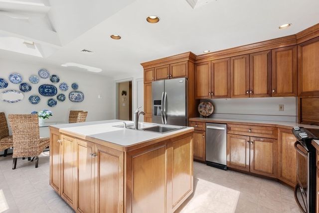 25 Forest Ridge Road, Weston, MA 02493