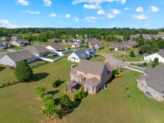 102 Waycross Dr, Shelbyville, TN 37160
