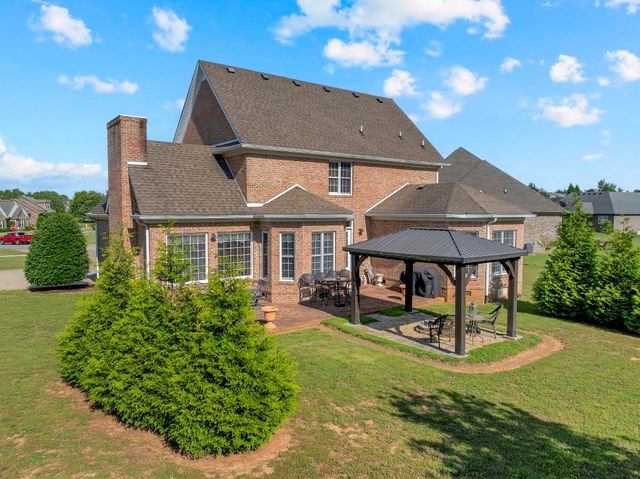 102 Waycross Dr, Shelbyville, TN 37160