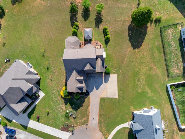 102 Waycross Dr, Shelbyville, TN 37160