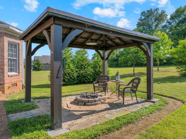 102 Waycross Dr, Shelbyville, TN 37160