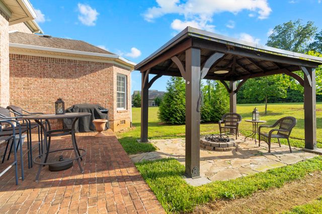 102 Waycross Dr, Shelbyville, TN 37160