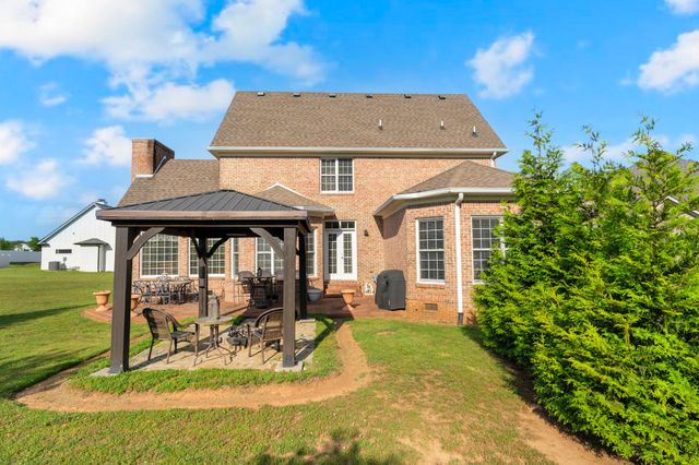 102 Waycross Dr, Shelbyville, TN 37160