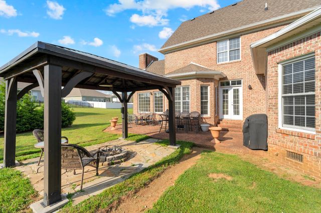 102 Waycross Dr, Shelbyville, TN 37160
