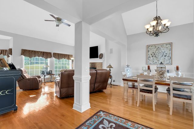 102 Waycross Dr, Shelbyville, TN 37160