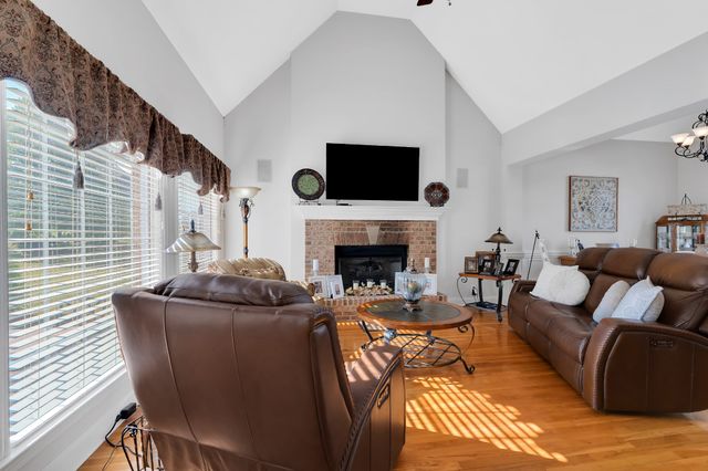 102 Waycross Dr, Shelbyville, TN 37160