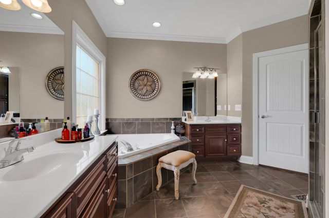 102 Waycross Dr, Shelbyville, TN 37160