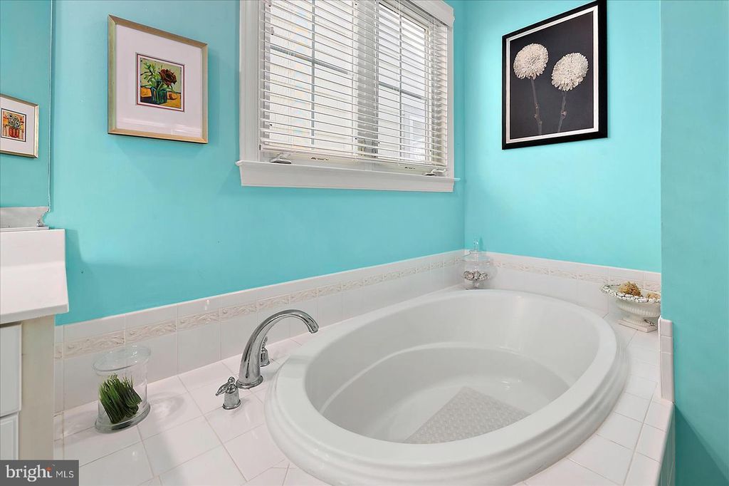 Image 47 of property listing at 30 SEASIDE DR #LUS-BR, Ocean City, MD 21842