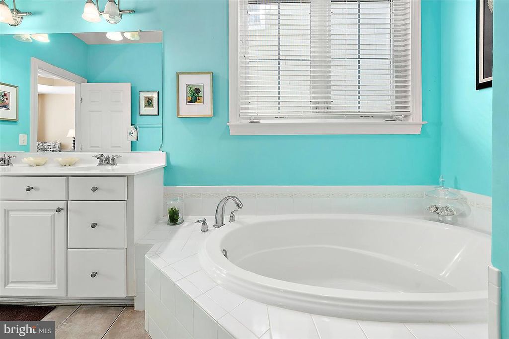 Image 48 of property listing at 30 SEASIDE DR #LUS-BR, Ocean City, MD 21842