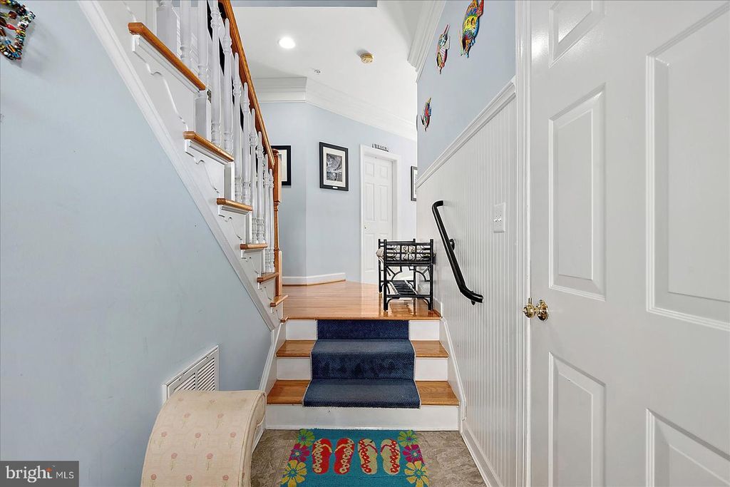 Image 6 of property listing at 30 SEASIDE DR #LUS-BR, Ocean City, MD 21842