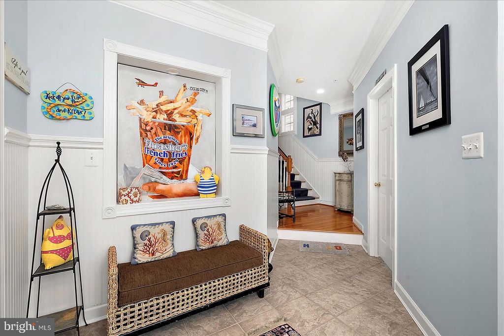 Image 8 of property listing at 30 SEASIDE DR #LUS-BR, Ocean City, MD 21842