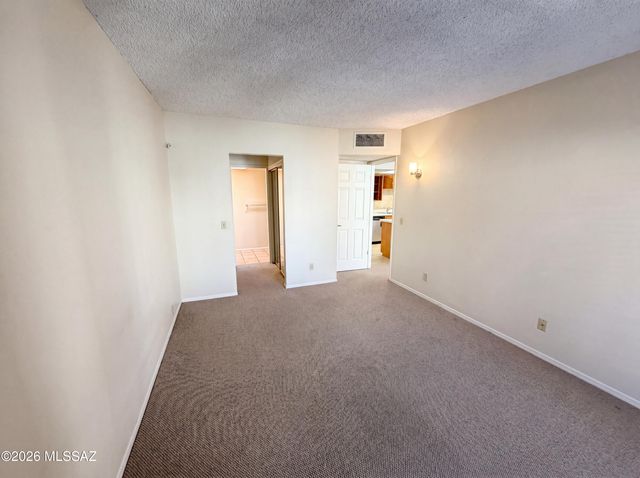 1200 E River Road C37, Tucson, AZ 85718