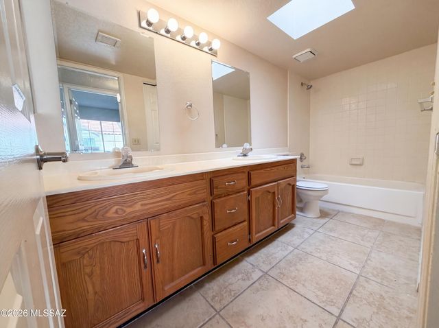 1200 E River Road C37, Tucson, AZ 85718